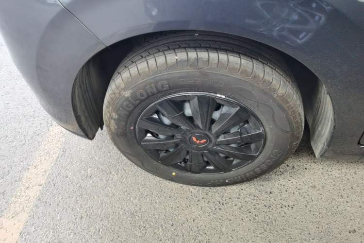 Used Wuling Hongguang New Energy 2025 Extended-Range Hybrid 50 km Standard Version Left Front Wheel Hub