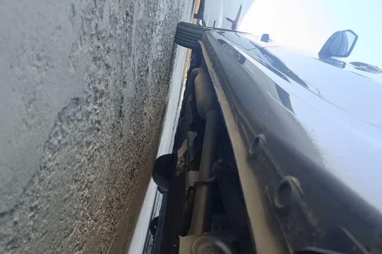 Used Wuling Hongguang New Energy 2025 Extended-Range Hybrid 50KM Comfort Version Left Side Sill