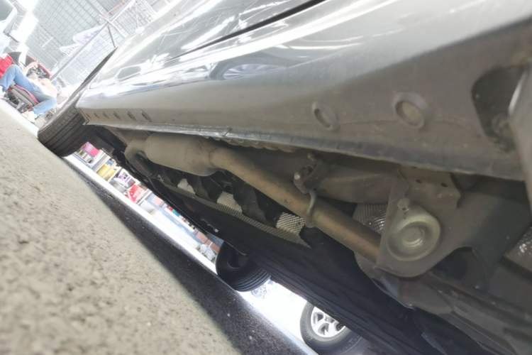 Used Wuling Hongguang New Energy 2025 Extended-Range Hybrid 50 km Standard Version Left Side Sill