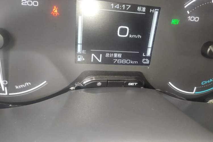 Used Wuling Hongguang New Energy 2025 Model Range-Extending Hybrid 150KM Standard Edition Odometer Close Up