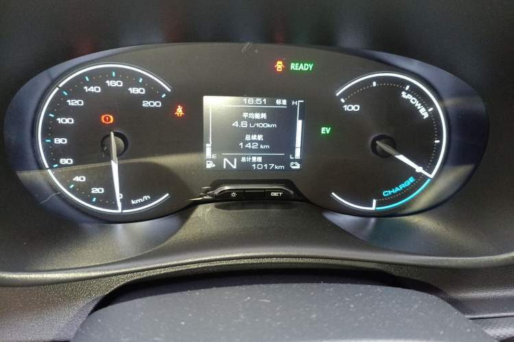 Used Wuling Hongguang New Energy 2025 Extended-Range Hybrid 50 km Standard Version Odometer Close Up