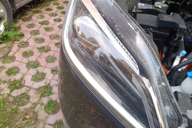 Used Wuling Hongguang New Energy 2025 Extended-Range Hybrid 50 km Standard Version Right Front Headlight