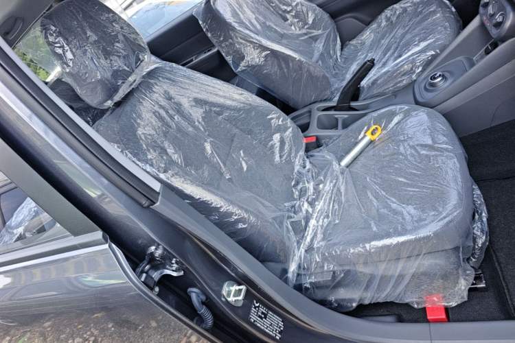 Used Wuling Hongguang New Energy 2025 Extended-Range Hybrid 50KM Comfort Version Right Front Seat