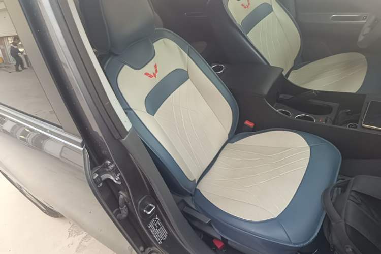Used Wuling Hongguang New Energy 2025 Extended-Range Hybrid 50KM Comfort Version Right Front Seat