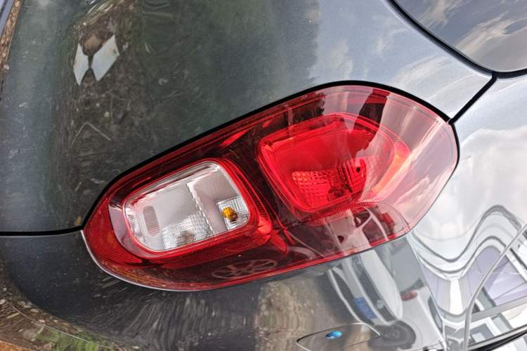 Used Wuling Hongguang New Energy 2025 Extended-Range Hybrid 50KM Comfort Version Right Rear Taillight