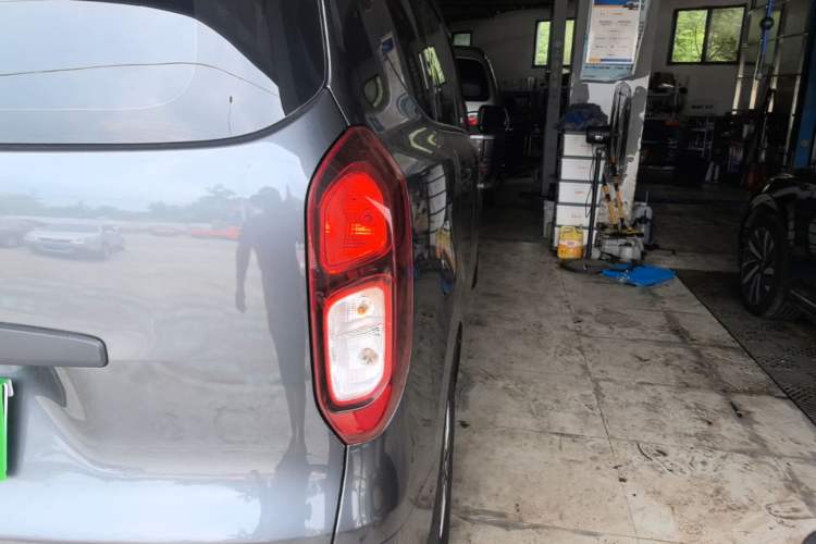 Used Wuling Hongguang New Energy 2025 Extended-Range Hybrid 50 km Standard Version Right Rear Taillight