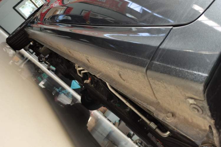 Used Wuling Hongguang New Energy 2025 Extended-Range Hybrid 50KM Comfort Version Right Side Sill