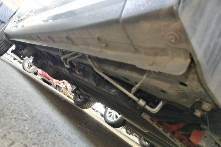 Used Wuling Hongguang New Energy 2025 Extended-Range Hybrid 50 km Standard Version Right Side Sill