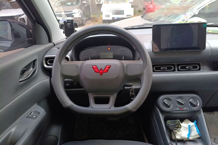 Used Wuling Hongguang New Energy 2025 Extended-Range Hybrid 50 km Standard Version Steering Wheel