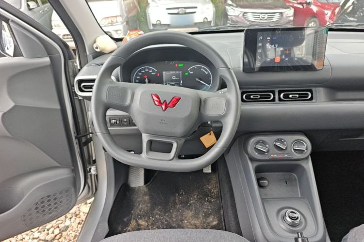 Used Wuling Hongguang New Energy 2025 Extended-Range Hybrid 50 km Standard Version Steering Wheel