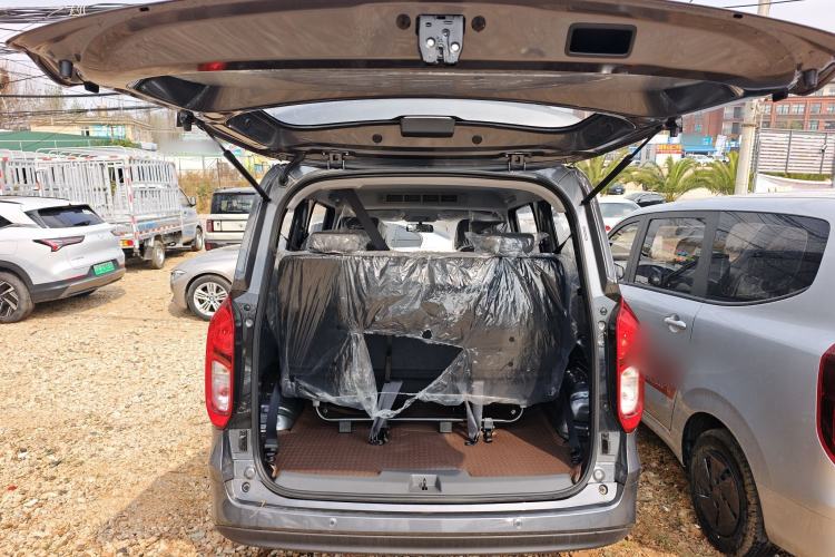 Used Wuling Hongguang New Energy 2025 Extended-Range Hybrid 50KM Comfort Version Trunk