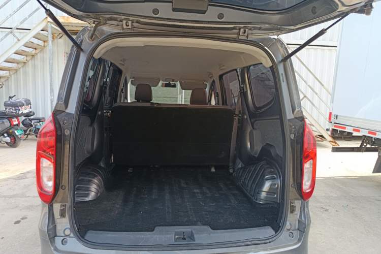 Used Wuling Hongguang New Energy 2025 Extended-Range Hybrid 50 km Utility Version Trunk