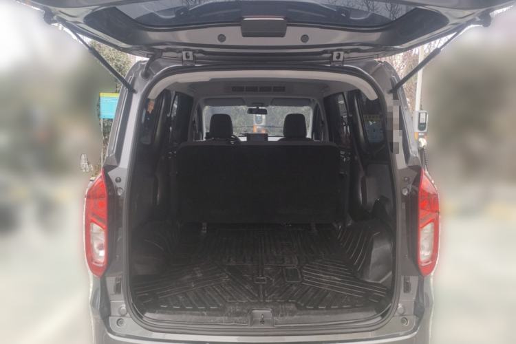 Used Wuling Hongguang New Energy 2025 Model Range-Extending Hybrid 150KM Standard Edition Trunk