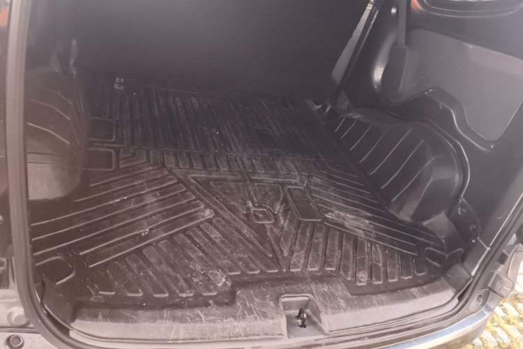 Used Wuling Hongguang New Energy 2025 Model Range-Extending Hybrid 150KM Standard Edition Trunk