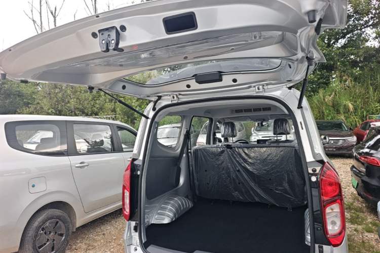 Used Wuling Hongguang New Energy 2025 Extended-Range Hybrid 50 km Standard Version Trunk