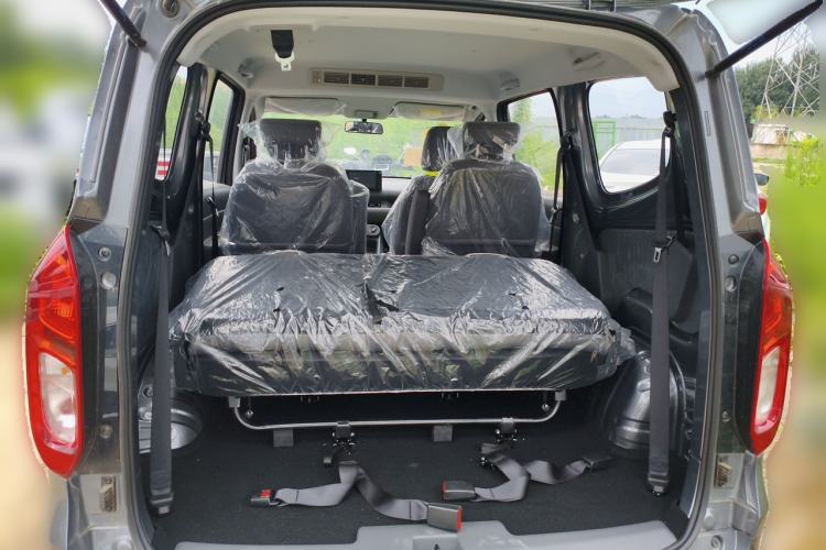 Used Wuling Hongguang New Energy 2025 Extended-Range Hybrid 50KM Comfort Version Trunk