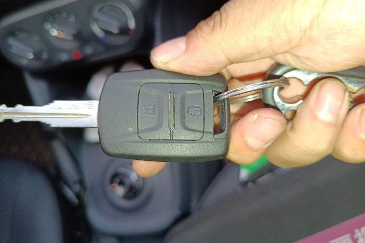 Used Wuling Hongguang New Energy 2025 Extended-Range Hybrid 50 km Standard Version Vehicle Key