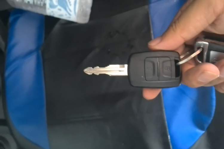 Used Wuling Hongguang New Energy 2025 Extended-Range Hybrid 50 km Standard Version Vehicle Key