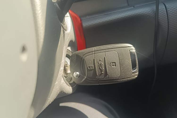 Used Wuling Hongguang New Energy 2025 Extended-Range Hybrid 50KM Comfort Version Vehicle Key