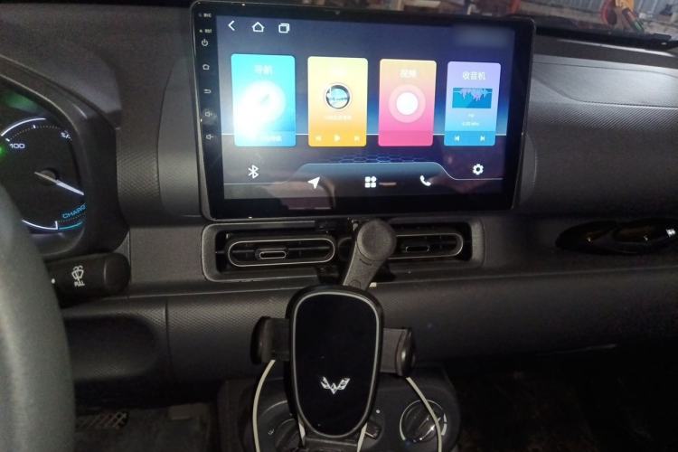 Used Wuling Hongguang New Energy 2025 Extended-Range Hybrid 50 km Utility Version Audio And AC Panel