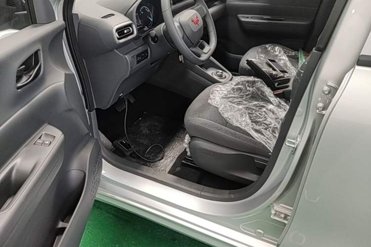 Used Wuling Hongguang New Energy 2025 Extended-Range Hybrid 50 km Standard Version Driver Seat