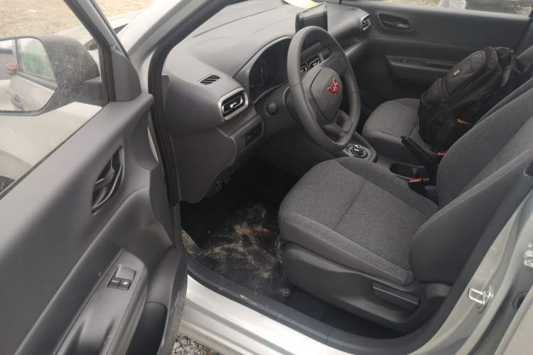 Used Wuling Hongguang New Energy 2025 Extended-Range Hybrid 50 km Standard Version Driver Seat