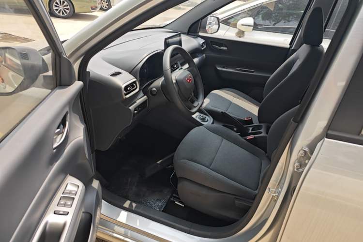 Used Wuling Hongguang New Energy 2025 Extended-Range Hybrid 50KM Comfort Version Driver Seat