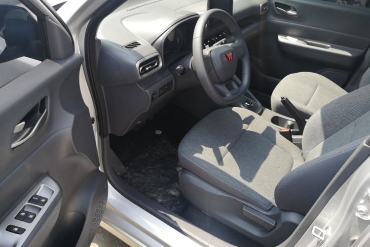Used Wuling Hongguang New Energy 2025 Extended-Range Hybrid 50KM Comfort Version Driver Seat