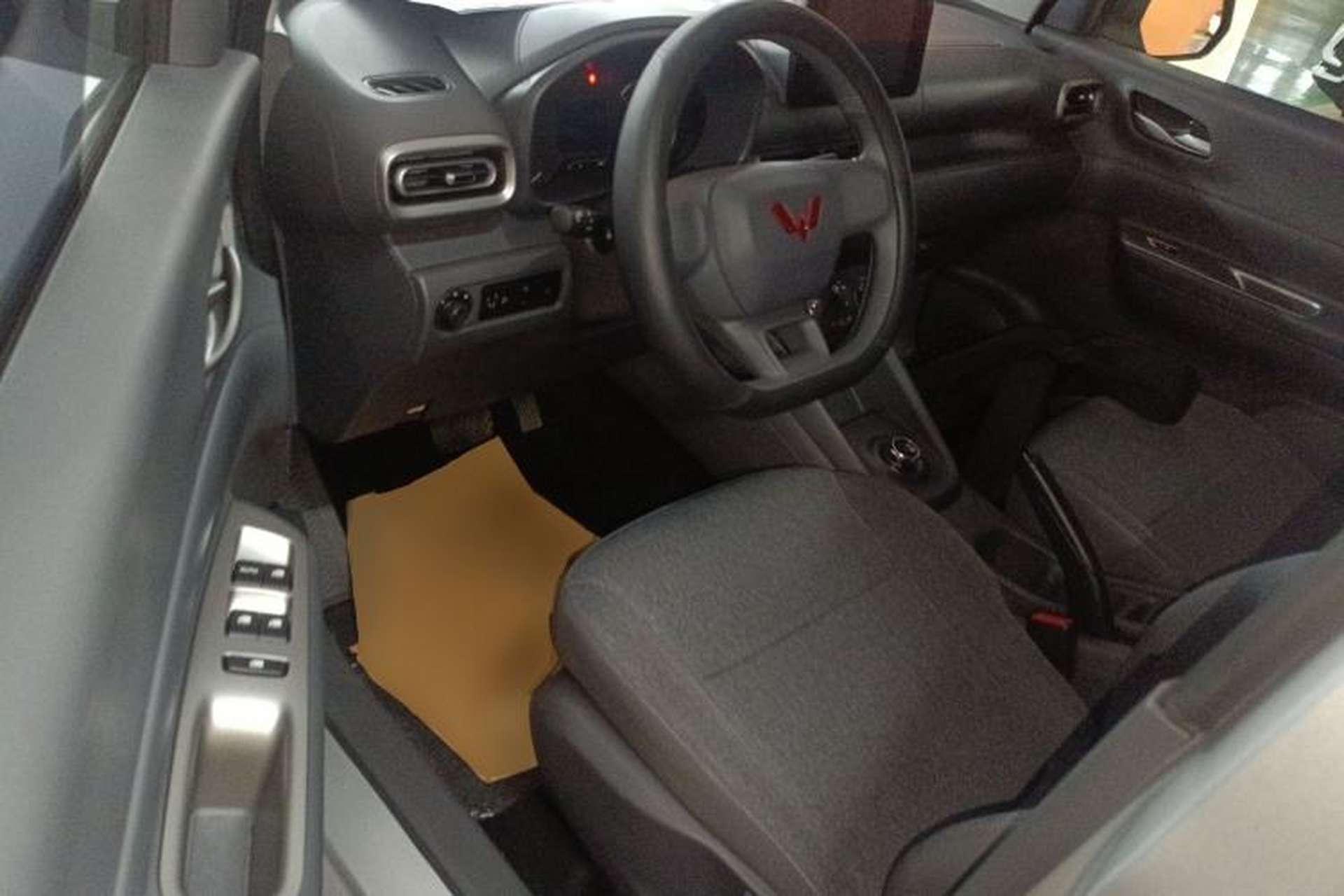 Used Wuling Hongguang New Energy 2025 Extended-Range Hybrid 50KM Comfort Version Driver Seat