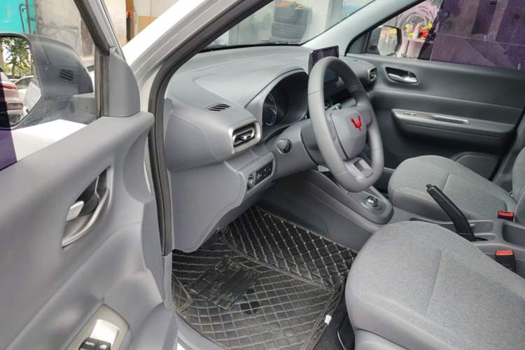 Used Wuling Hongguang New Energy 2025 Extended-Range Hybrid 50KM Comfort Version Driver Seat
