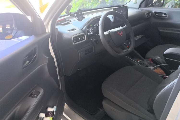 Used Wuling Hongguang New Energy 2025 Extended-Range Hybrid 50 km Standard Version Driver Seat