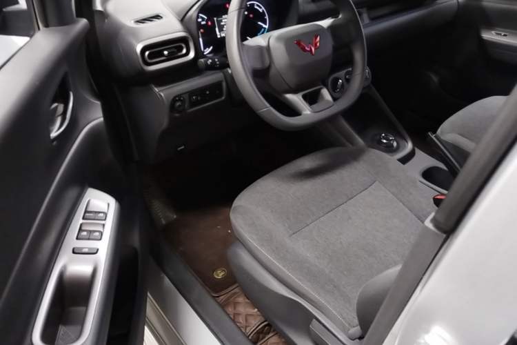 Used Wuling Hongguang New Energy 2025 Extended-Range Hybrid 50KM Comfort Version Driver Seat