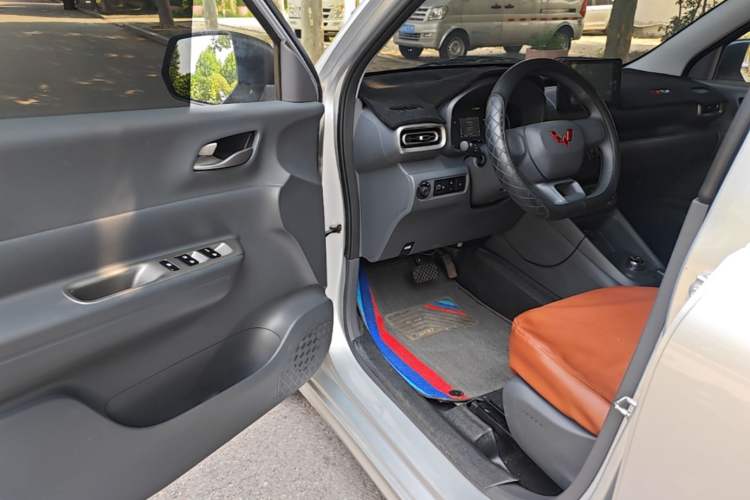 Used Wuling Hongguang New Energy 2025 Extended-Range Hybrid 50KM Comfort Version Driver Seat