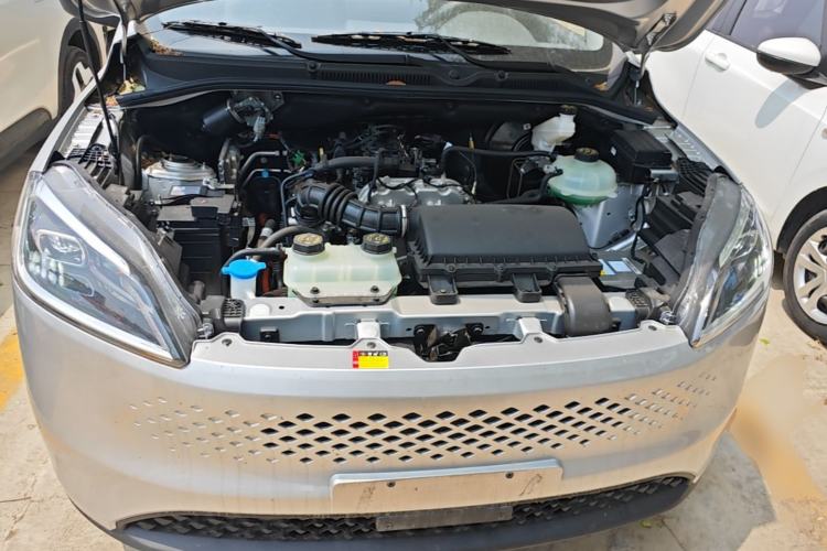 Used Wuling Hongguang New Energy 2025 Extended-Range Hybrid 50KM Comfort Version Engine Bay