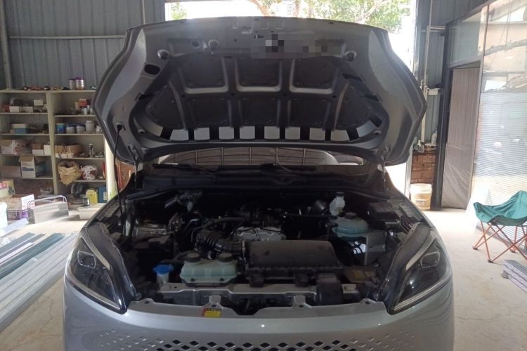 Used Wuling Hongguang New Energy 2025 Extended-Range Hybrid 50 km Utility Version Engine Bay