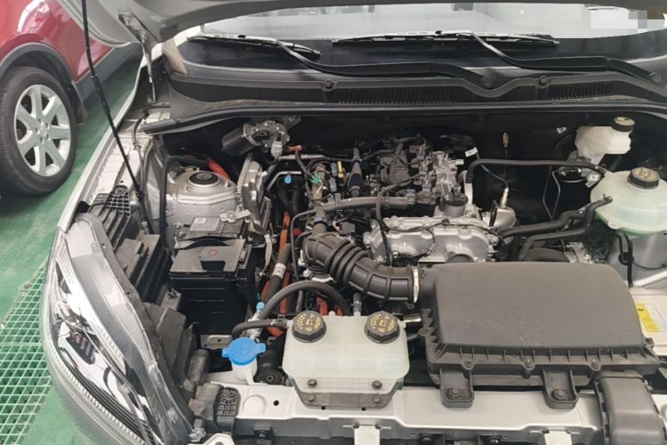 Used Wuling Hongguang New Energy 2025 Extended-Range Hybrid 50 km Standard Version Engine Bay Right