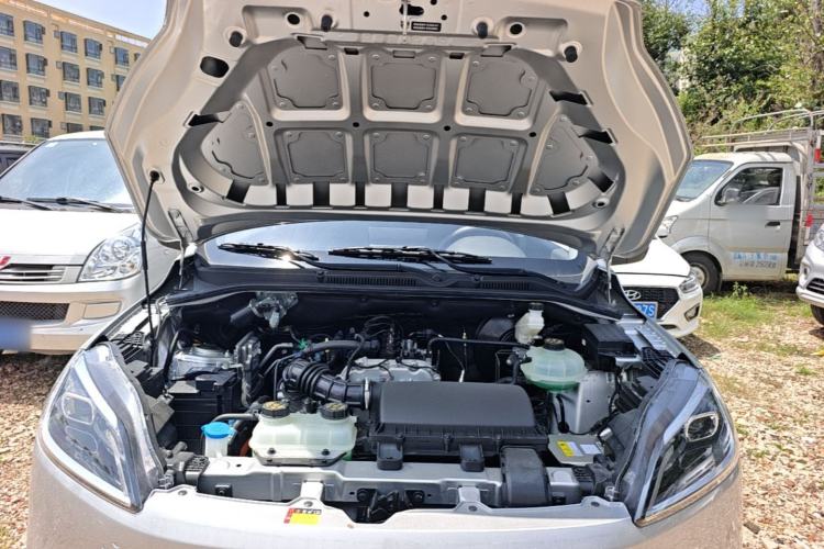 Used Wuling Hongguang New Energy 2025 Extended-Range Hybrid 50KM Comfort Version Engine Bay