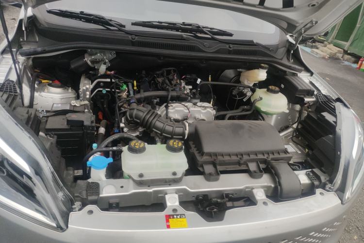 Used Wuling Hongguang New Energy 2025 Extended-Range Hybrid 50KM Comfort Version Engine Bay