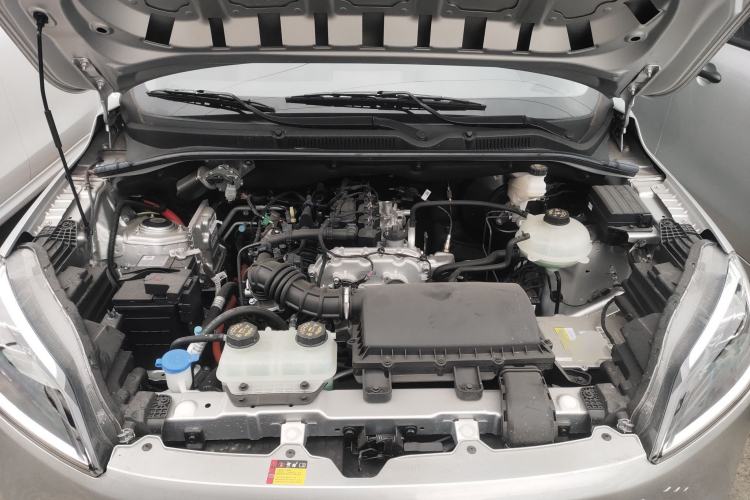 Used Wuling Hongguang New Energy 2025 Extended-Range Hybrid 50KM Comfort Version Engine Bay