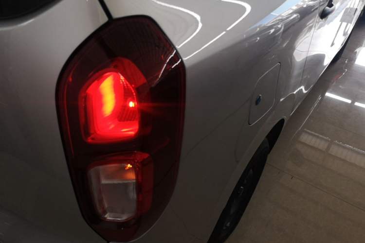 Used Wuling Hongguang New Energy 2025 Extended-Range Hybrid 50 km Standard Version Exterior 3