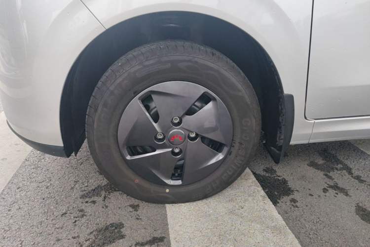 Used Wuling Hongguang New Energy 2025 Extended-Range Hybrid 50KM Comfort Version Exterior 4