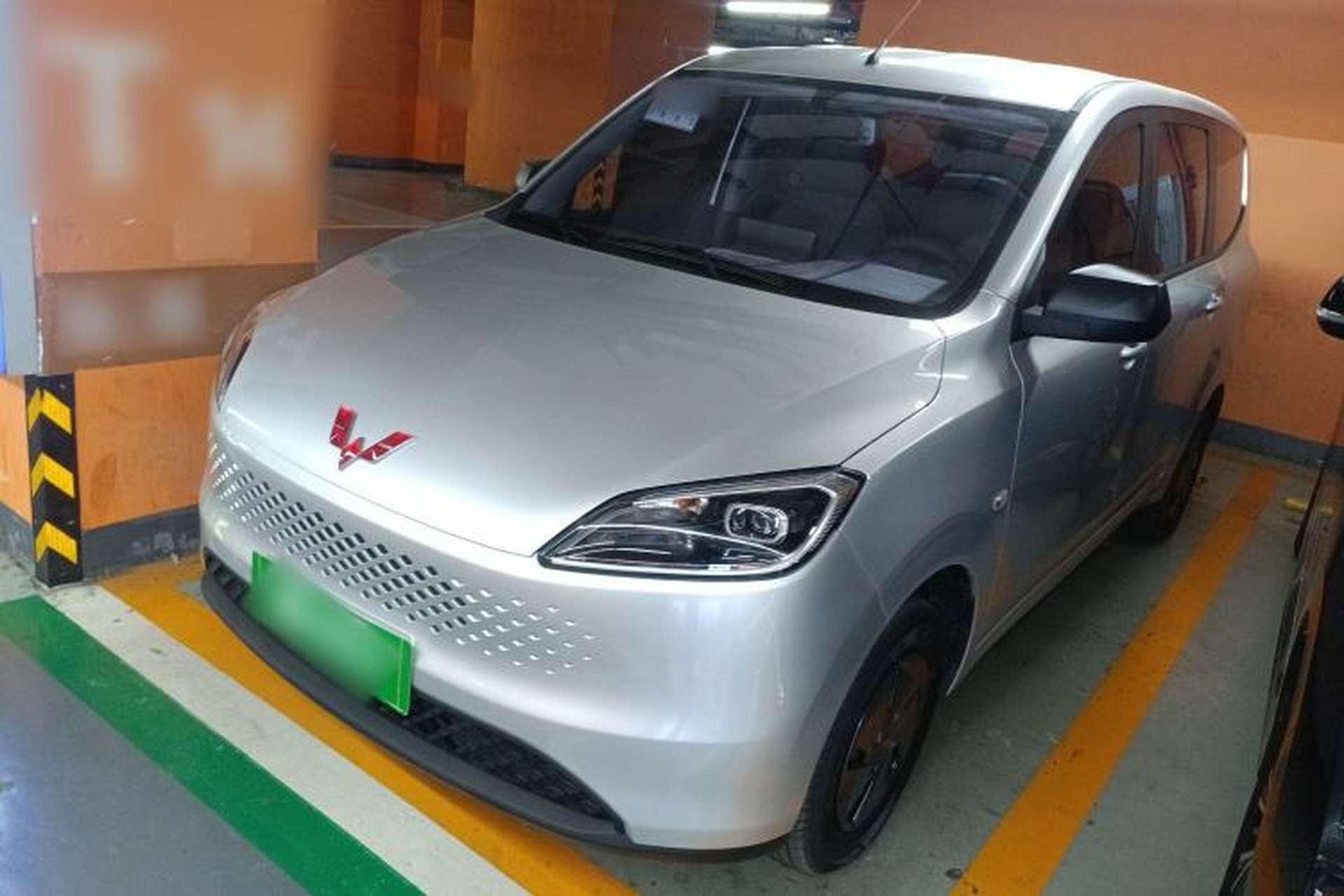 Used Wuling Hongguang New Energy 2025 Extended-Range Hybrid 50KM Comfort Version Front Left 45 Deg