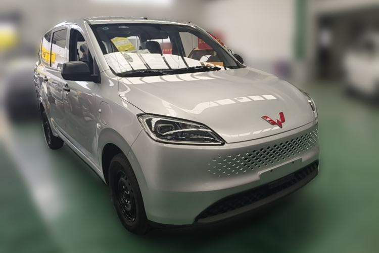 Used Wuling Hongguang New Energy 2025 Extended-Range Hybrid 50 km Standard Version Front Right 45 Deg