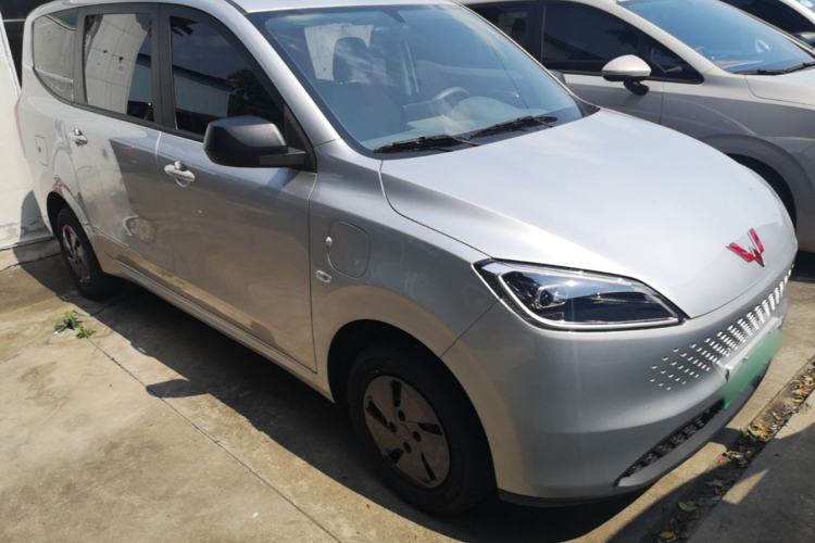 Used Wuling Hongguang New Energy 2025 Extended-Range Hybrid 50KM Comfort Version Front Right 45 Deg