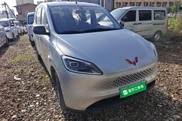 Used Wuling Hongguang New Energy 2025 Extended-Range Hybrid 50KM Comfort Version Front Right 45 Deg