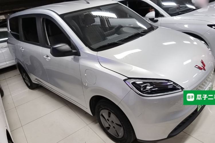 Used Wuling Hongguang New Energy 2025 Extended-Range Hybrid 50KM Comfort Version Front Right 45 Deg