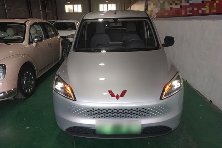 Used Wuling Hongguang New Energy 2025 Extended-Range Hybrid 50 km Utility Version Front