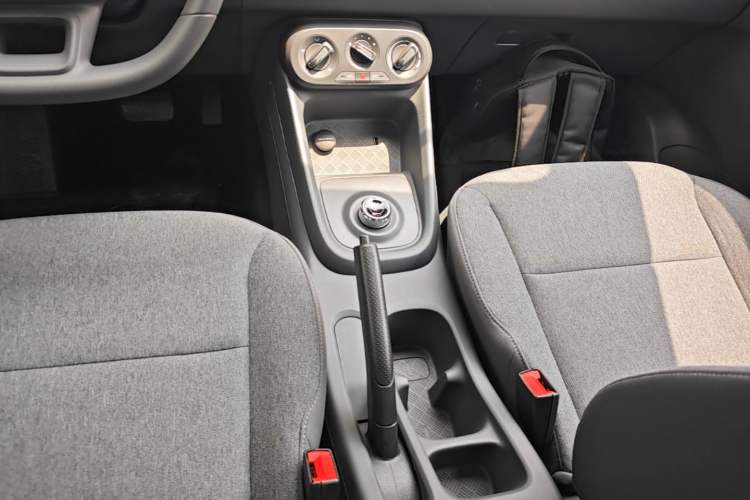Used Wuling Hongguang New Energy 2025 Extended-Range Hybrid 50KM Comfort Version Gear Lever