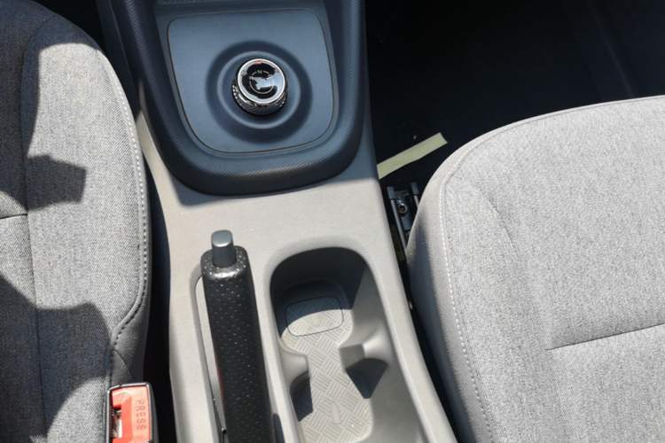Used Wuling Hongguang New Energy 2025 Extended-Range Hybrid 50KM Comfort Version Gear Lever