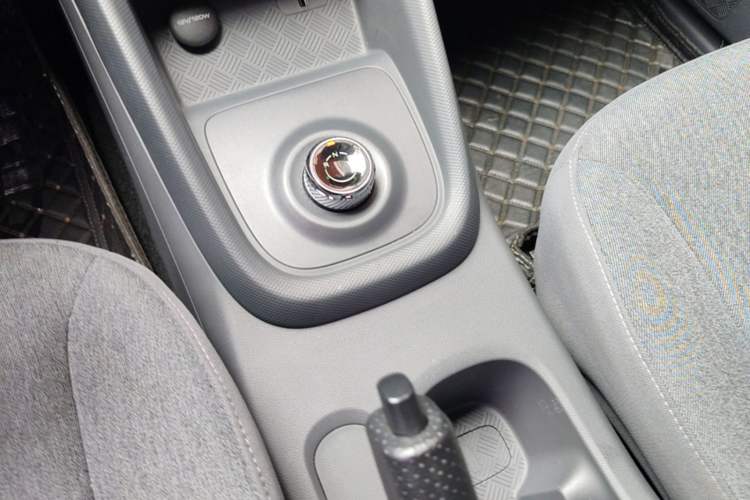 Used Wuling Hongguang New Energy 2025 Extended-Range Hybrid 50KM Comfort Version Gear Lever
